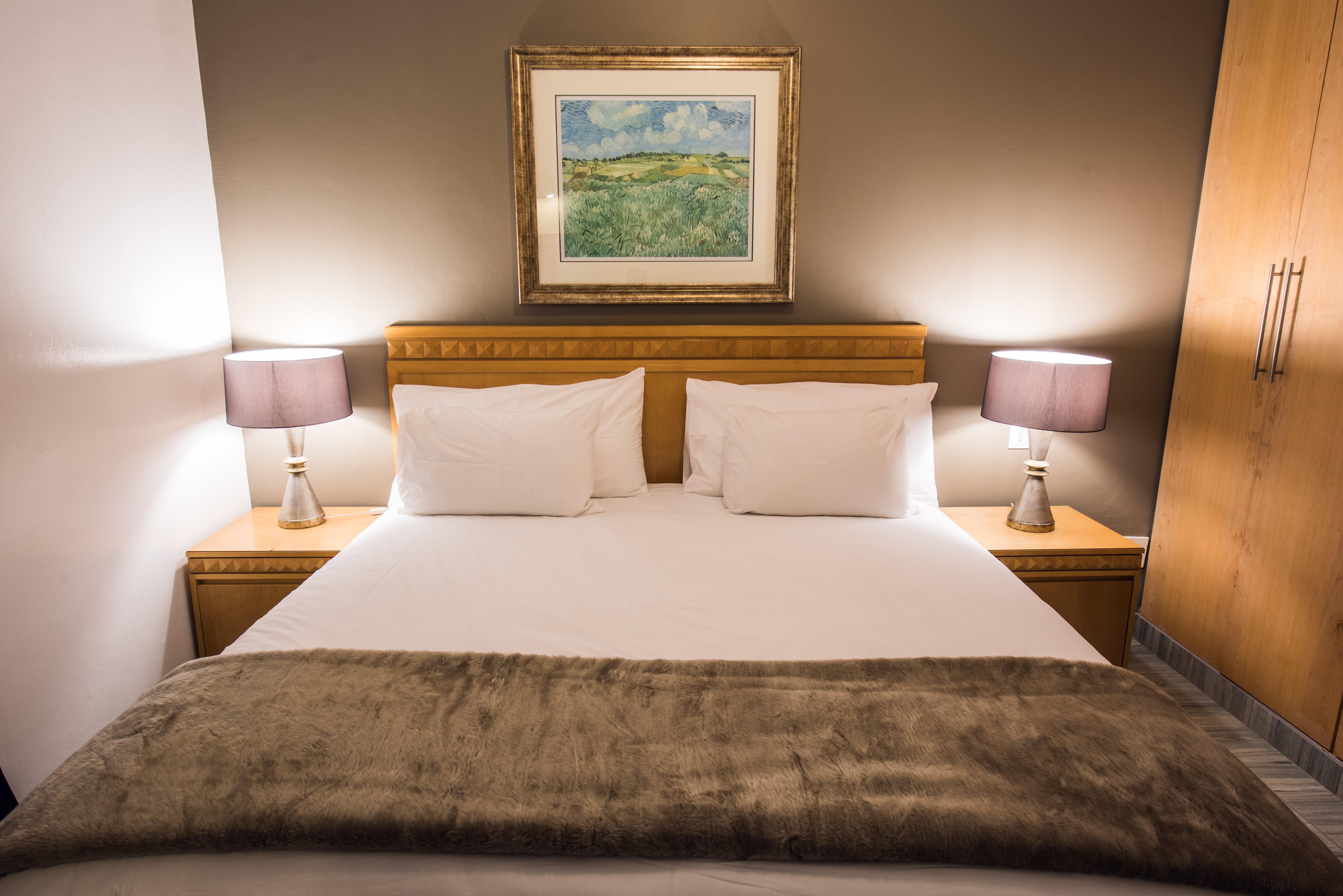 Airport Inn And Suites Идънвейл Екстериор снимка