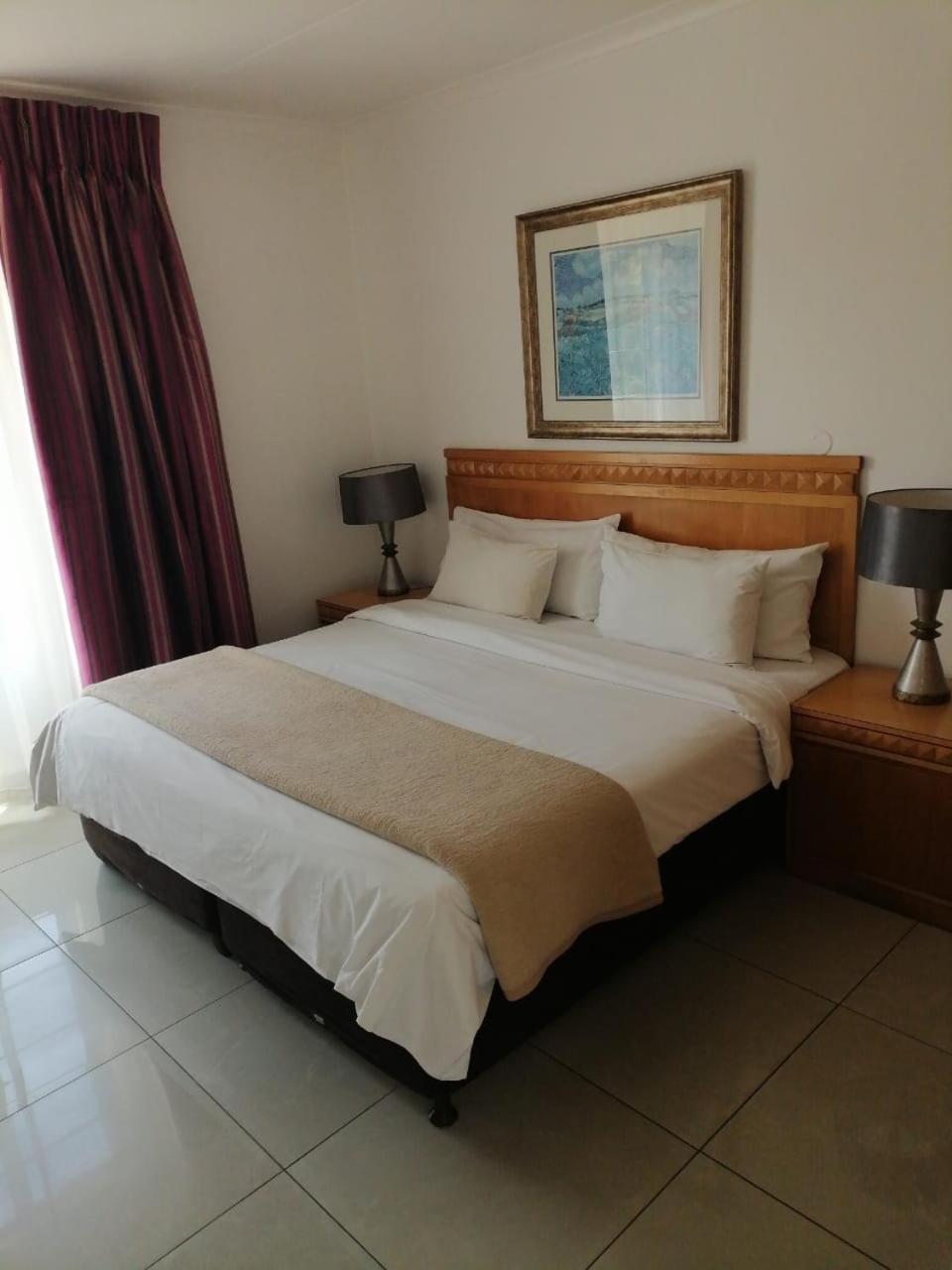 Airport Inn And Suites Идънвейл Екстериор снимка